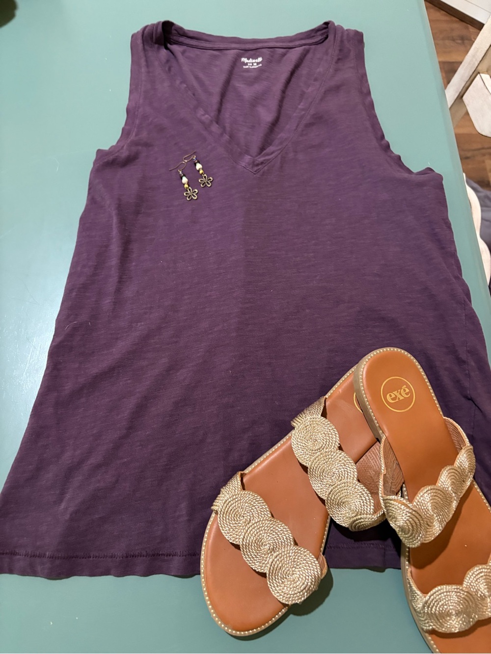 Madewell V-Neck Sleeveless Tank Top - Deep Plum